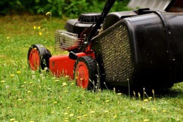 How To Keep Leaves From Blowing Out From The Mower Deck