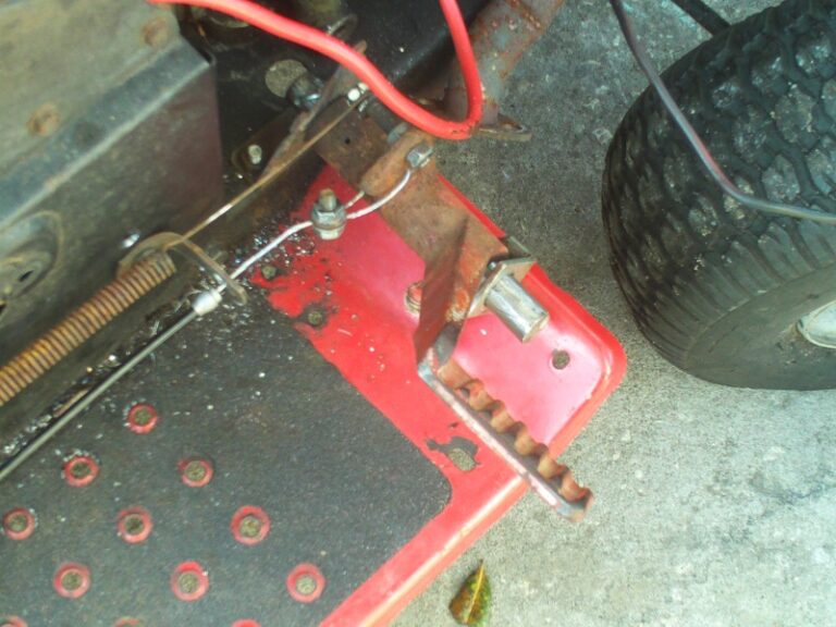 Lawn Mower Gas Pedal Not Working Reasons And Solutions
