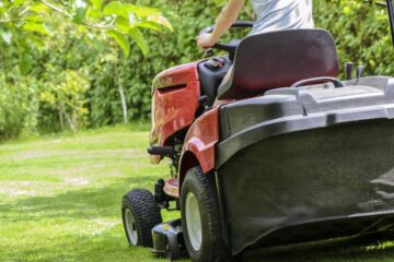 Do Lawn Mower Spindles Come Greased? (How Often)