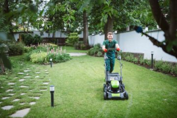 What Equipment Do Lawn Care Businesses Require?